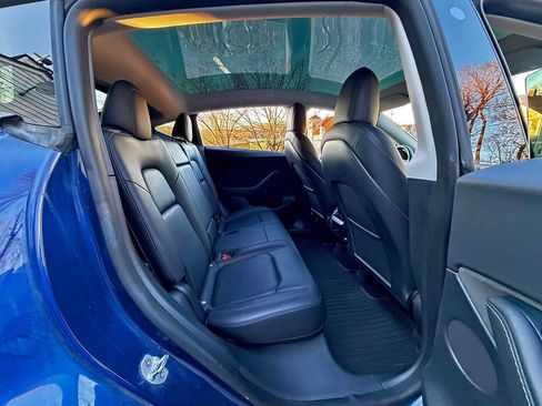 Used 2022 Tesla Model Y Performance image 14