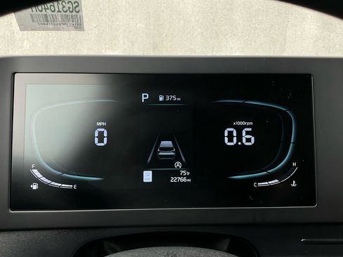 Used 2025 Kia Sportage LX image 35