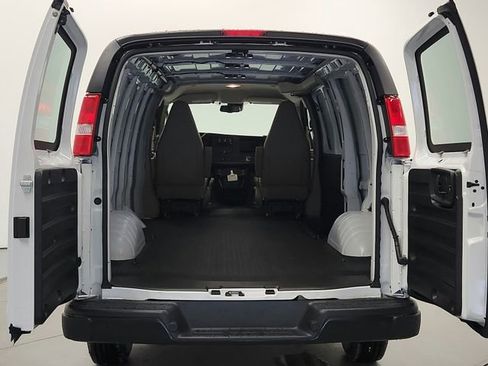 New 2026 Chevrolet Express 3500 RWD image 29