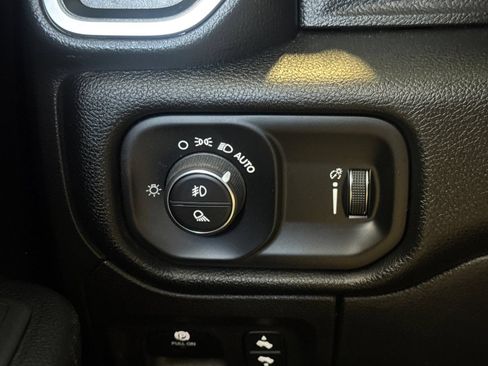 Used 2022 RAM 1500 Big Horn RWD image 38