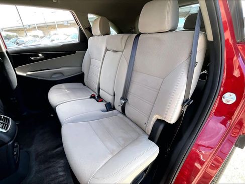 Used 2019 Kia Sorento LX image 20