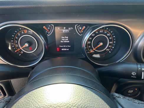 Used 2023 Jeep Gladiator Sport image 27