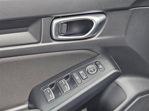 Used 2025 Honda Civic Sport image 11