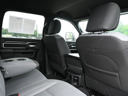 Used 2024 RAM 2500 Big Horn AWD/4WD image 33