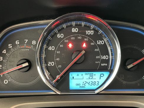 Used 2014 Toyota RAV4 Limited image 26