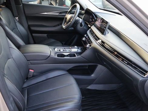 Used 2025 INFINITI QX60 Luxe FWD image 12