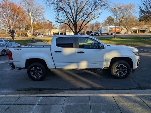 Used 2022 Chevrolet Colorado Z71 image 9