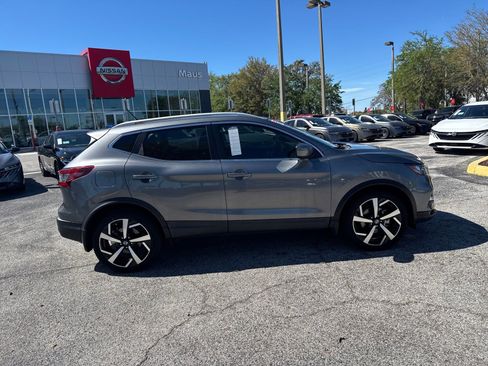 Used 2022 Nissan Rogue Sport SL image 5