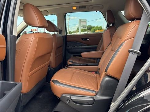 Used 2022 Nissan Pathfinder Platinum w/ Cargo Package AWD/4WD image 43