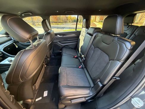 New 2025 Jeep Grand Cherokee L Laredo AWD/4WD image 11