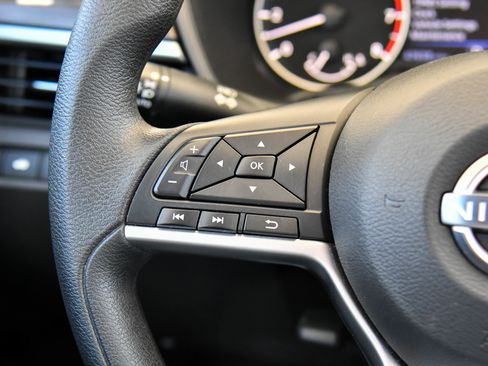 Used 2024 Nissan Altima 2.5 SV image 28