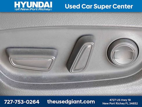 Used 2019 Toyota Camry XLE FWD image 21