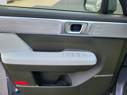 Used 2024 Hyundai Santa Fe Calligraphy image 9