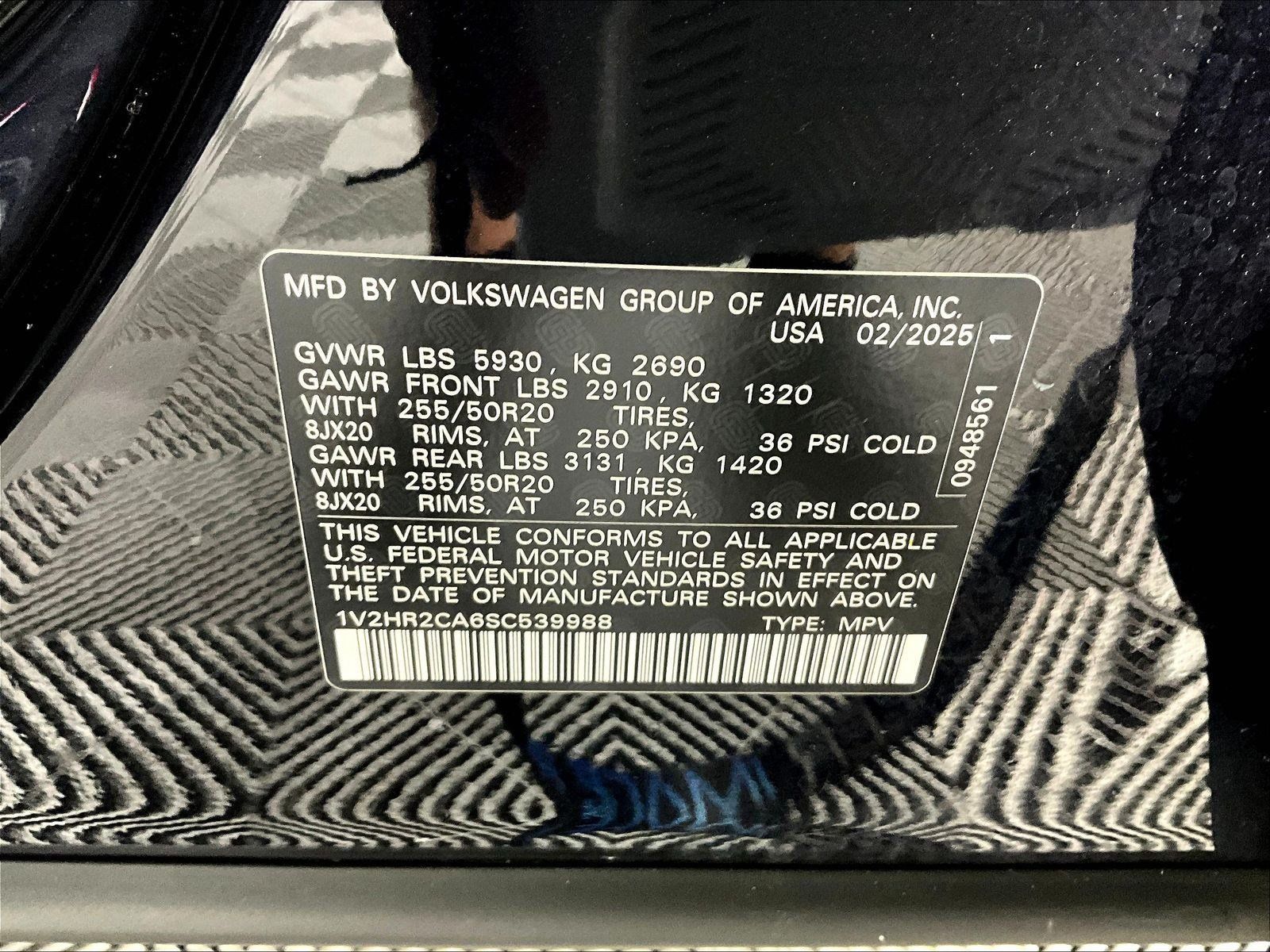 Used 2025 Volkswagen Atlas SE AWD/4WD image 19