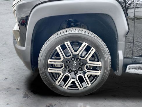 New 2026 Chevrolet Silverado EV LT w/ LPO, Dark Package Plus AWD/4WD image 18