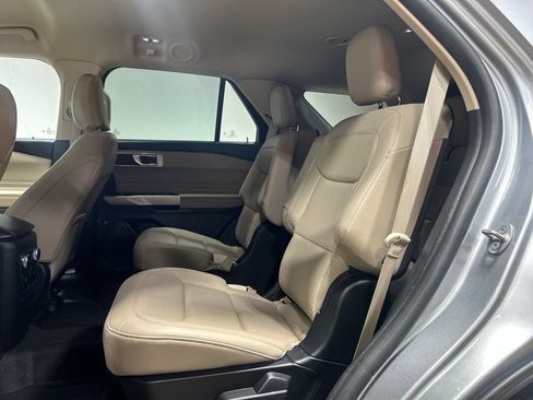 Used 2022 Ford Explorer XLT w/ Equipment Group 202A AWD/4WD image 23