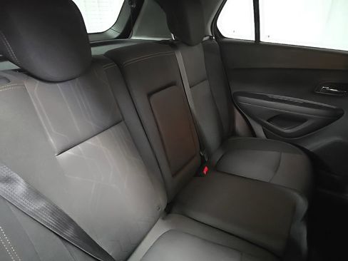 Used 2018 Chevrolet Trax LT w/ LPO, Protection Package image 16