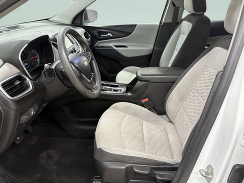 Used 2018 Chevrolet Equinox LS image 11