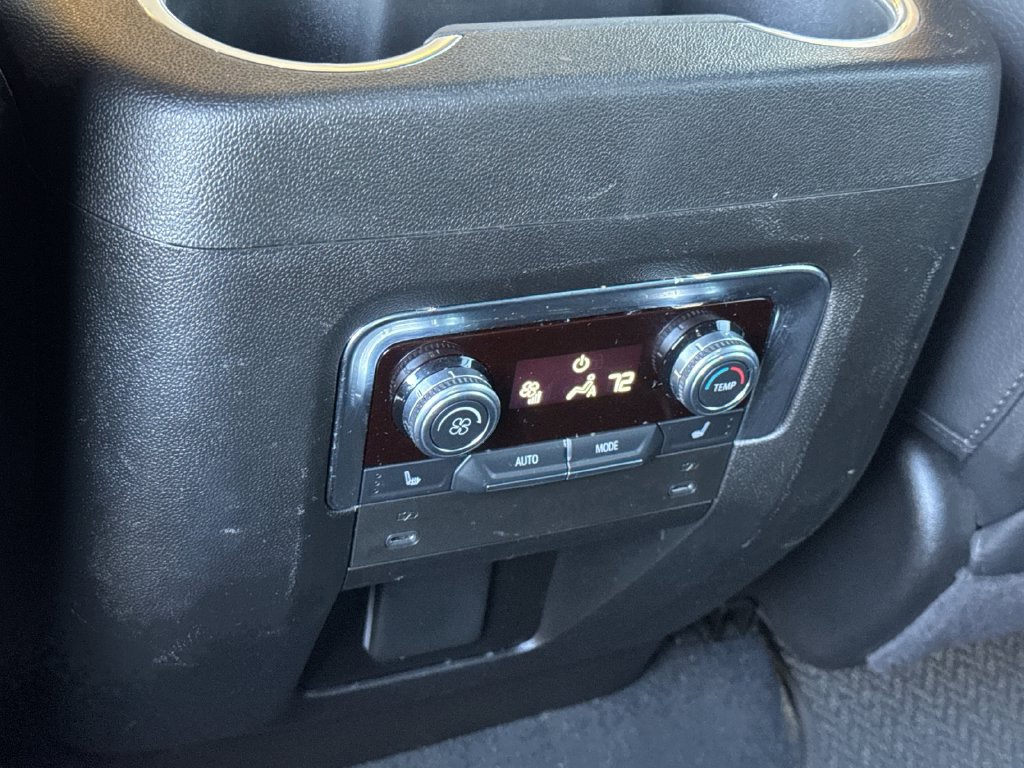 Used 2025 GMC Yukon Denali AWD/4WD image 16