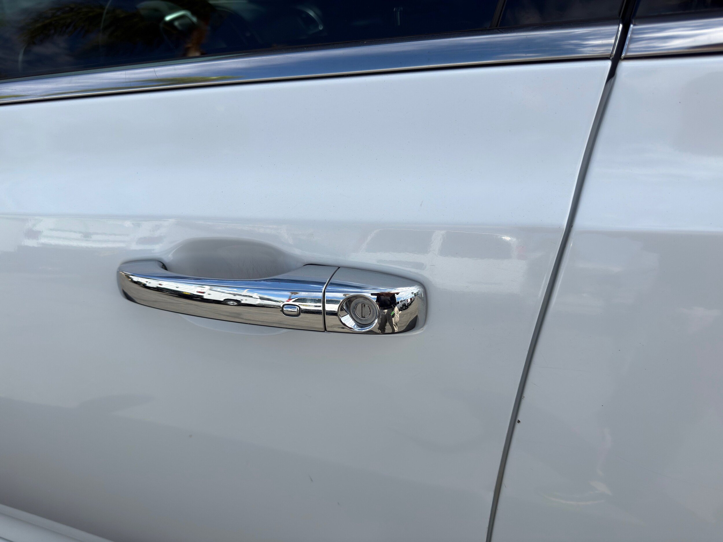 Used 2015 Chrysler 300 C w/ Harman/Kardon Audio Group RWD image 40