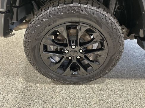 Used 2021 Jeep Wrangler Unlimited Sahara w/ Cold Weather Group AWD/4WD image 21