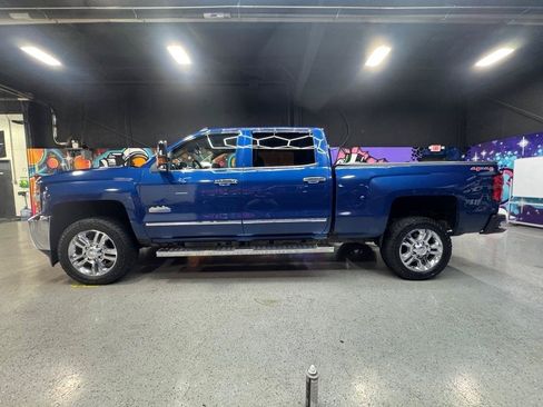 Used 2016 Chevrolet Silverado 2500 High Country w/ Duramax Plus Package AWD/4WD image 2