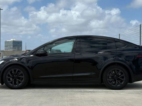 Used 2022 Tesla Model X Plaid image 13