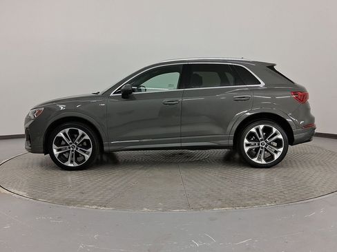 Used 2020 Audi Q3 2.0T Prestige image 2