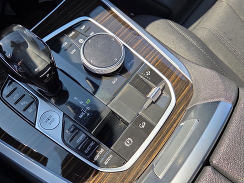 Used 2021 BMW X5 xDrive45e w/ Parking Assistance Package image 38