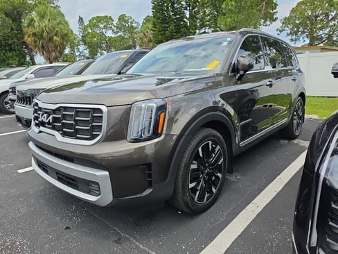 Certified 2024 Kia Telluride SX Prestige w/ Towing Package AWD/4WD image 7