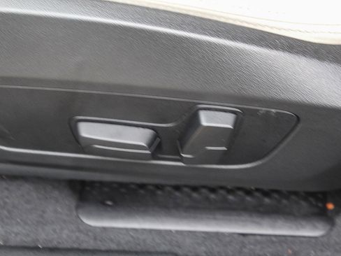 Certified 2025 BMW X2 xDrive28i w/ Convenience Package image 21