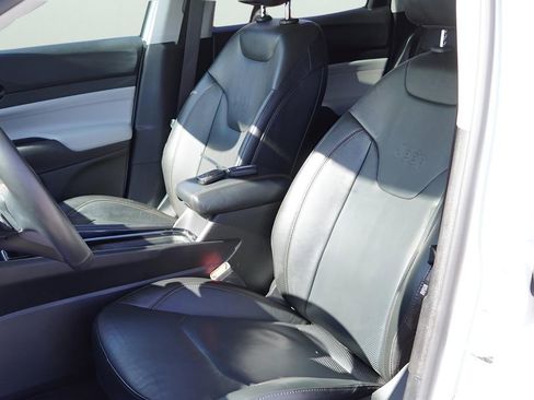 Used 2022 Jeep Compass Limited image 17