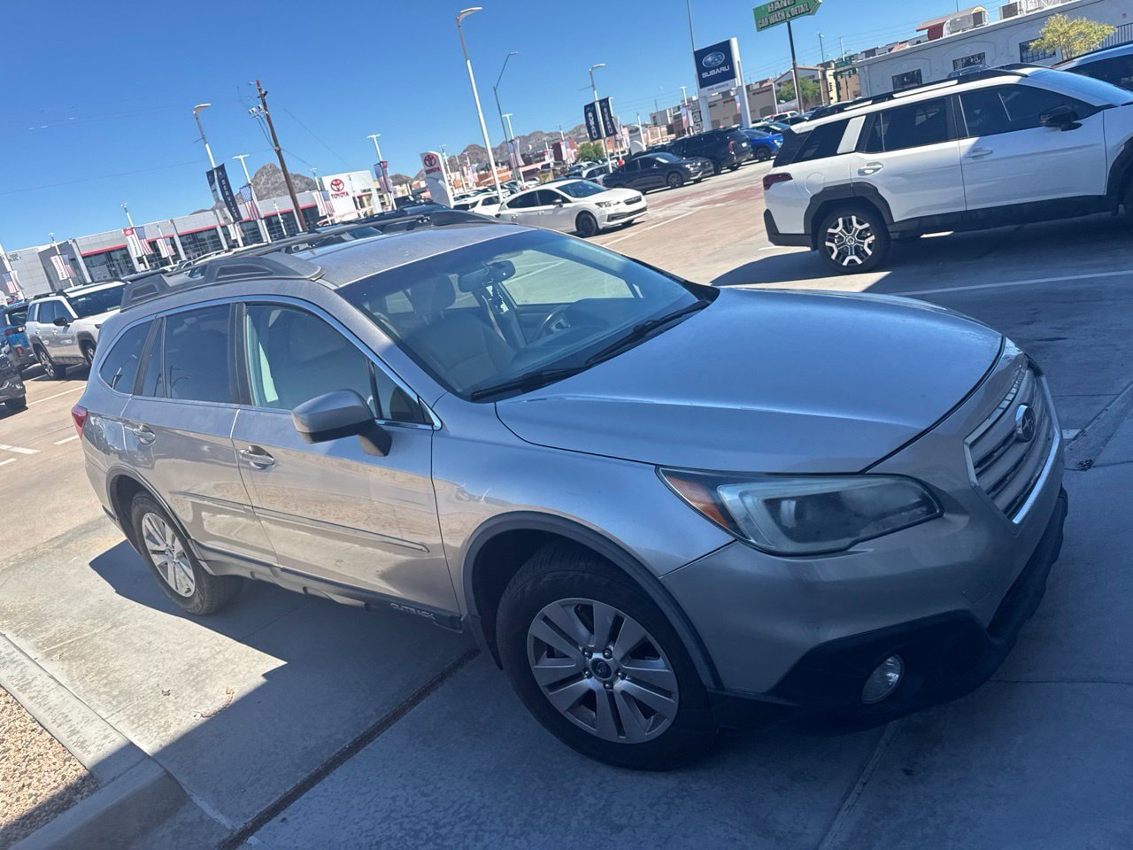 Used 2016 Subaru Outback 2.5i Premium AWD/4WD image 5