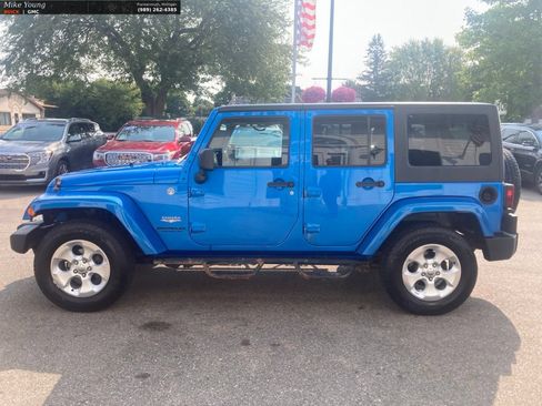 Used 2014 Jeep Wrangler Unlimited Sahara w/ Connectivity Group AWD/4WD image 8