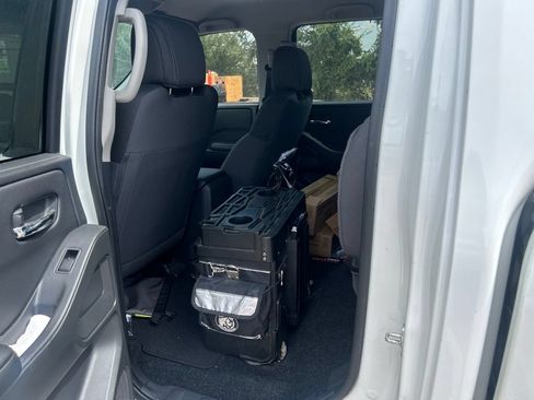 Certified 2025 Nissan Frontier SV w/ SV Convenience Package RWD image 10