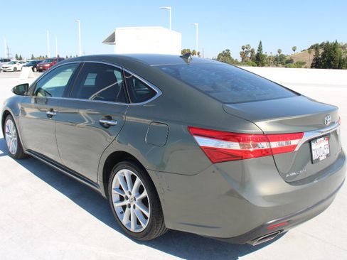 Used 2013 Toyota Avalon Limited FWD image 5