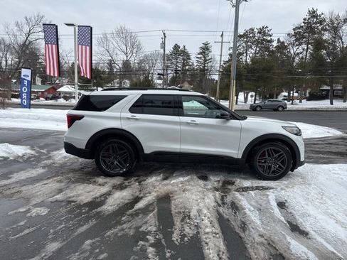Certified 2025 Ford Explorer ST w/ Sun And Sound Package image 5
