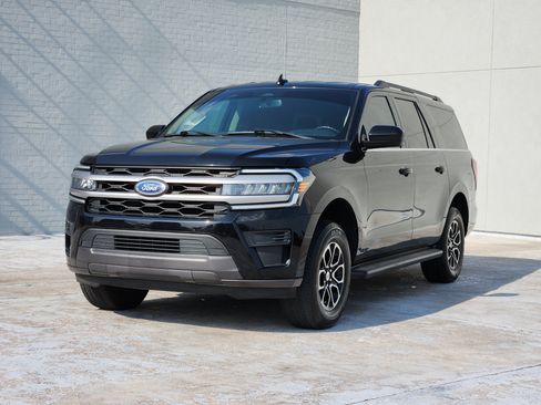 Used 2022 Ford Expedition Max XLT RWD image 4