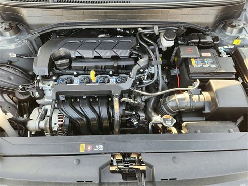 Used 2025 Hyundai Venue Limited image 31