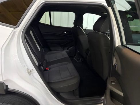 Used 2024 Chevrolet Trax RS w/ Driver Confidence Package FWD image 13