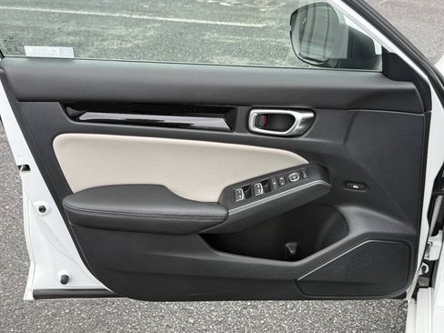 Used 2023 Honda Civic Touring image 15