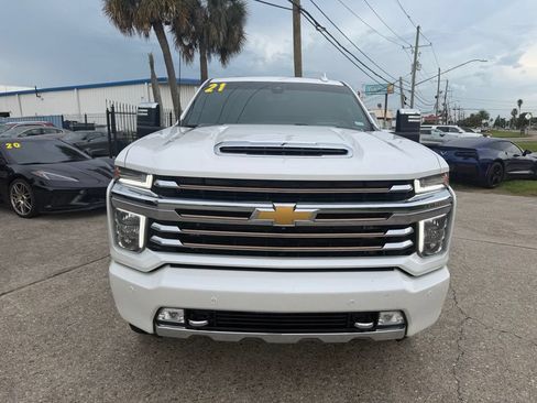 Used 2021 Chevrolet Silverado 2500 High Country w/ Z71 Off-Road Package AWD/4WD image 3
