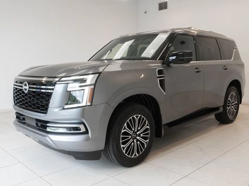 Used 2025 Nissan Armada SL AWD/4WD image 7