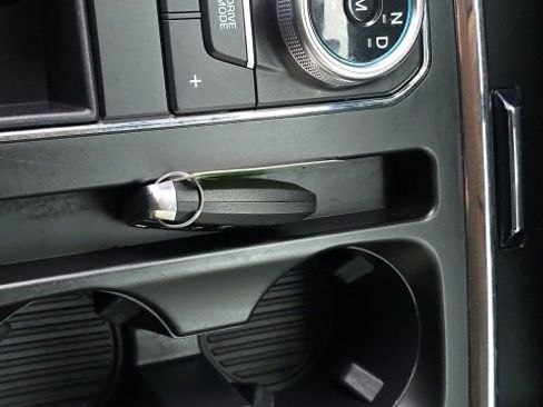 Used 2023 Ford Expedition XLT image 35