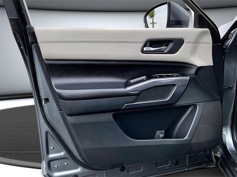 Used 2024 Nissan Pathfinder SL image 20