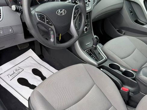 Used 2015 Hyundai Elantra SE w/ Option Group 02 image 9