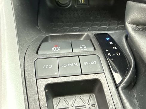 Used 2023 Toyota RAV4 LE FWD image 32