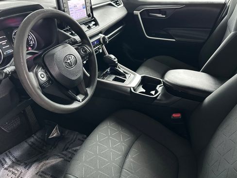 Used 2021 Toyota RAV4 XLE image 12