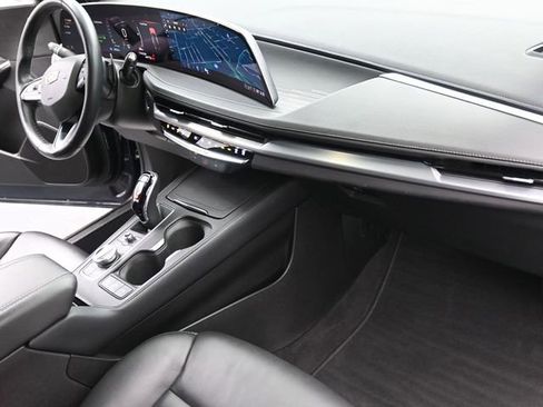Used 2025 Cadillac XT4 Premium Luxury image 29