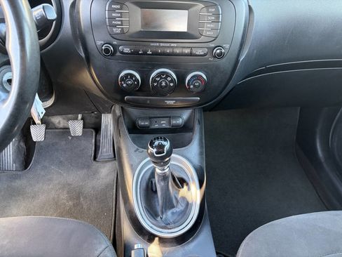 Used 2015 Kia Soul image 11
